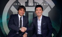 HLV Conte và chủ tịch của Inter Milan, Steven Zhang 