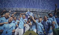 Man City ăn mừng chiếc cúp Ngoại hạng mùa 2017/18