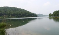 Hòa Bình &apos;đòi lại&apos; hồ Đầm Bài sau vụ ô nhiễm nguồn nước sạch sông Đà