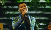 Ca sĩ Tuấn Phương