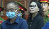 Ông Nguyễn Thành Tài và bà Lê Thị Thanh Thúy tại phiên tòa sơ thẩm. Ảnh: Tân Châu