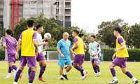 Đội tuyển Việt Nam tập luyện tại Singapore