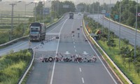 Cao tốc Nội Bài - Lào Cai qua Bình Xuyên (Vĩnh Phúc) bị nhà đầu tư chặn lại, buộc xe phải thay đổi hướng đi để nộp phí