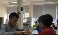 Việt làm thủ tục nhập học tại trường ĐH Bách khoa Hà Nội sáng qua, 08/11 Ảnh: Nghiêm Huê