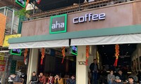 Chủ tịch UBND thành phố Hà Nội yêu cầu đóng cửa các quán cà phê, nhà hàng, quán bar, karaoke đến ngày 5/4 để phòng, chống Covid-19Ảnh: Như Ý