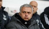 HLV Mourinho trong trận đấu với West Brom. Ảnh: Reuters.