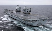 Tàu sân bay HMS Queen Elizabeth trong chuyến thử nghiệm trên biển. Ảnh: Telegraph.