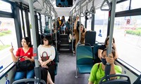 Háo hức khám phá xe buýt điện đầu tiên tại Việt Nam với những trải nghiệm “cực chất”