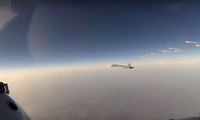 Không quân Nga tập dượt đánh đuổi kẻ thù trên không.