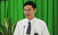 Ông Nguyễn Minh Toại - Giám đốc Sở Công Thương Cần Thơ trả lời chất vấn. Ảnh: C.K 