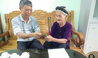 Cụ bà 84 tuổi xin thoát nghèo ủng hộ tiền chống dịch COVID-19