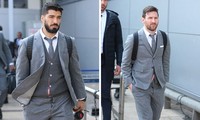 Messi và Suarez chuẩn bị lên máy bay sang Manchester.