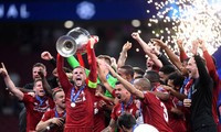 Các cầu thủ Liverpool ăn mừng chức vô địch Champions League.