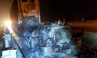 Kinh hãi cảnh xe đầu kéo cháy thành than trên cao tốc TP.HCM-Trung Lương