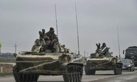 Lực lượng Nga tấn công thành phố Kherson ở miền nam Ukraine từ hôm 28/2. Ảnh: EPA 