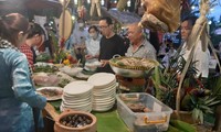 Cảnh chợ quê được tái hiện tại “Văn hoá ẩm thực- Món ngon 3 miền” 