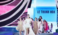 35 thí sinh catwalk cùng Hoa hậu Trần Tiểu Vy