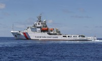 Tàu hải cảnh Trung Quốc trên Biển Đông Ảnh: Reuters 