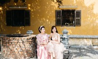 Hari Won làm thợ chụp ảnh cho mẹ ruột người Hàn trong chuyến du lịch Đà Nẵng