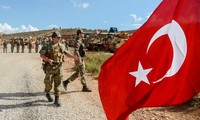 Các sỹ quan Thổ Nhĩ Kỳ tham gia vào chiến dịch tấn công Syria sẽ bị Mỹ trừng phạt.
