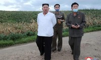 Nhà lãnh đạo Triều Tiên Kim Jong-un thị sát những khu vực bị bão tàn phá.