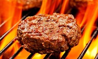 Thịt bò nướng cháy cạnh ăn ngon, nhưng chỗ cháy đó không tốt cho sức khỏe