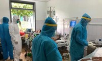 Điều trị cho bệnh nhân mắc COVID-19 tại Bệnh viện Đa khoa TƯ Bắc Quảng Nam. Ảnh: TS - BS Lương Quốc Chính
