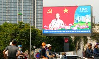Hà Nội rực rỡ cờ hoa kỷ niệm 130 năm ngày sinh Bác Hồ
