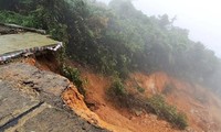 Sạt trượt đất nghiêm trọng trên tuyến đường độc đáo lên đỉnh Vườn quốc gia Bạch Mã (ảnh do Vườn QGBM cung cấp)