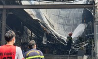 Hỏa hoạn dữ dội thiêu rụi nhà hàng rộng hàng trăm m2 ở trung tâm TP Huế