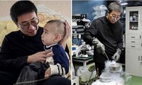 Cư dân mạng xúc động vì người cha ở Trung Quốc tự học pha chế thuốc, cố chữa bệnh nan y cho con