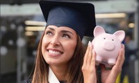 Sinh viên Anh sốc với khoản vay lớn nhất của một sinh viên: 30 năm vẫn chưa trả xong!