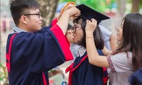 Chính khách Singapore đề nghị bằng đại học phải có “hạn sử dụng” 5 năm, dân mạng hoảng hốt