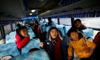 Hệ thống "phát hiện trẻ ngủ" của Hàn Quốc giúp hạn chế sự cố đáng tiếc vì trẻ ngủ quên, bị bỏ lại một mình trên xe buýt. Ảnh: Reuters.