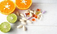 Tác hại &apos;chết người&apos; khi dùng vitamin C liều cao để phòng COVID-19