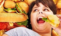 Thói quen ăn uống sai lầm khiến bạn &apos;chết nhanh hơn ung thư&apos;, nhiều người làm hằng ngày