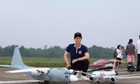 Nam sinh chế hàng trăm 'siêu máy bay', vận tốc hơn 180km/h