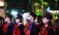Các thủ khoa xuất sắc tốt nghiệp các trường đại học, cao đẳng được Thành phố Hà Nội tuyên dương năm 2021. Ảnh: Bảo Anh