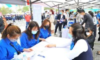 Thanh niên tham gia Ngày hội việc làm do Thành Đoàn Hà Nội tổ chức năm 2022