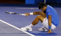Djokovic tức giận vì bị chỉ trích giả chấn thương tại Australia Open 