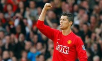 Ronaldo gia nhập M.U với bản hợp đồng 2 năm