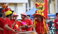 Người hâm mộ &apos;nhuộm đỏ&apos; sân Việt Trì, tiếp lửa cho U23 Việt Nam đấu Malaysia