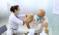 Sẵn sàng tiêm vắc-xin ngừa COVID-19 cho hơn 900 nhân viên y tế ở TPHCM