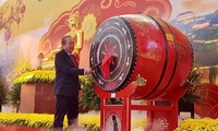 Phó Thủ tướng Trương Hòa Bình đánh trống khai hội chùa Bái Đính.