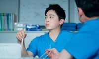 Hospital Playlist 2: Hóa ra Ik Jun chưa thể cưa đổ Song Hwa do quá khứ lỡ &quot;tạo nghiệp&quot;?