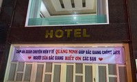 Người dân Bắc Giang gửi lời cảm ơn tới cán bộ y tế Quảng Ninh qua tấm băng rôn dễ thương