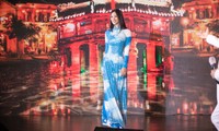 Chiếc áo dài Hoa hậu Tiểu Vy diện được mua với giá 80 triệu để ủng hộ Đà Nẵng chống dịch