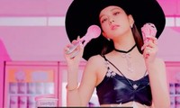 Jisoo BLACKPINK mặc quần bảo hộ thành quần soóc trong MV “Ice Cream” chỉ vì đó là đồ Dior?