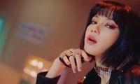 Stylist cắt bỏ nửa chiếc áo vest giá 27 triệu đồng cho Lisa mặc trong MV “Lovesick Girls“