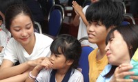 Thí sinh Hoa Hậu Việt Nam 2020 chia sẻ yêu thương cùng các em nhỏ kém may mắn ở Vũng Tàu